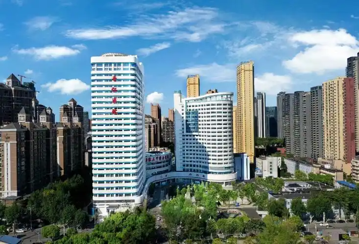 2025年7月，海峡两岸医疗服务|武汉市普仁医院与艾康公司战略合作！